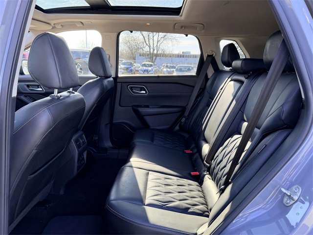 Used 2022 Nissan Rogue Platinum w/ Head-Up Display Package image 13