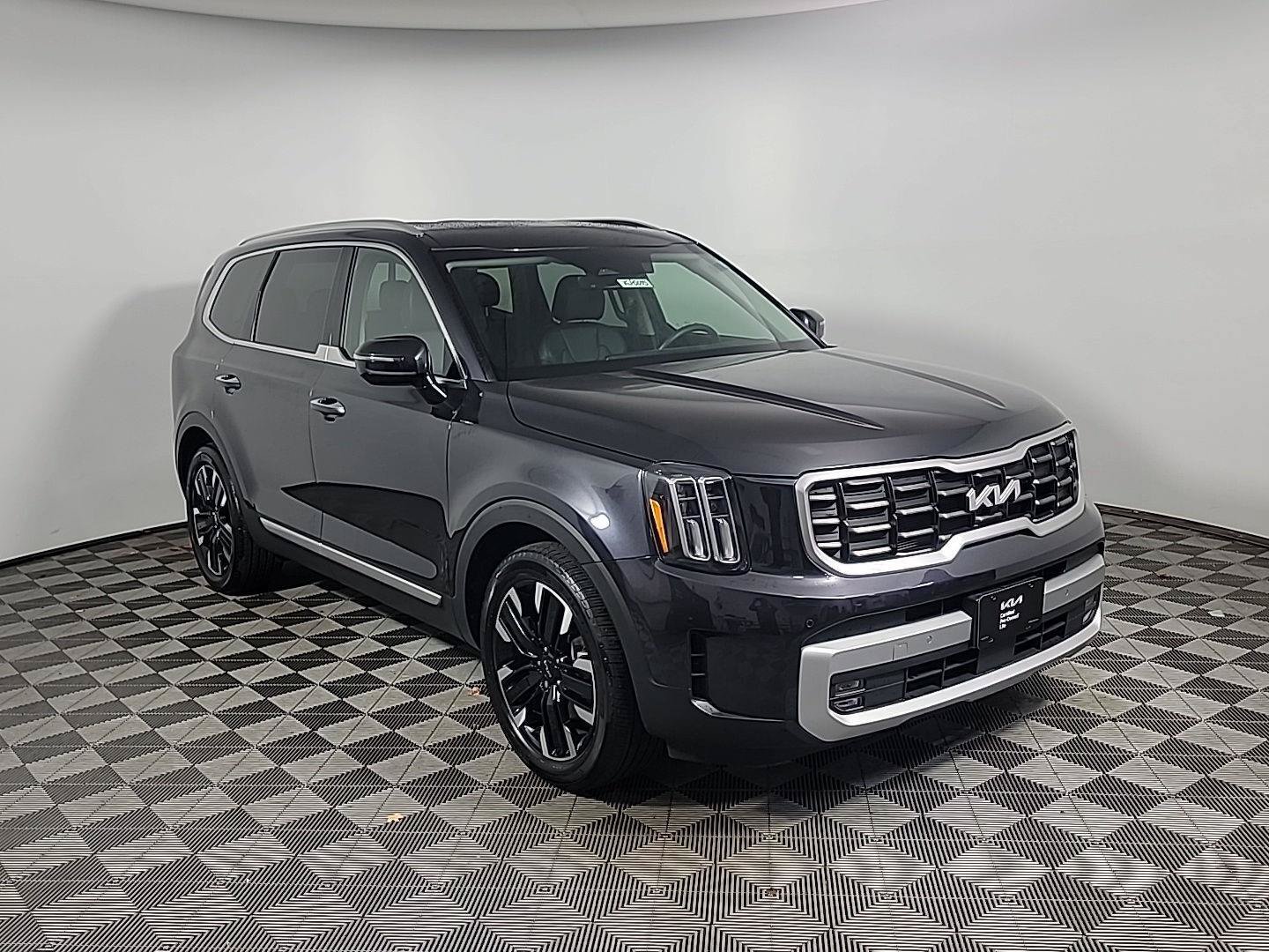 Certified 2025 Kia Telluride SX w/ SX Captain's Chair Package AWD/4WD image 1