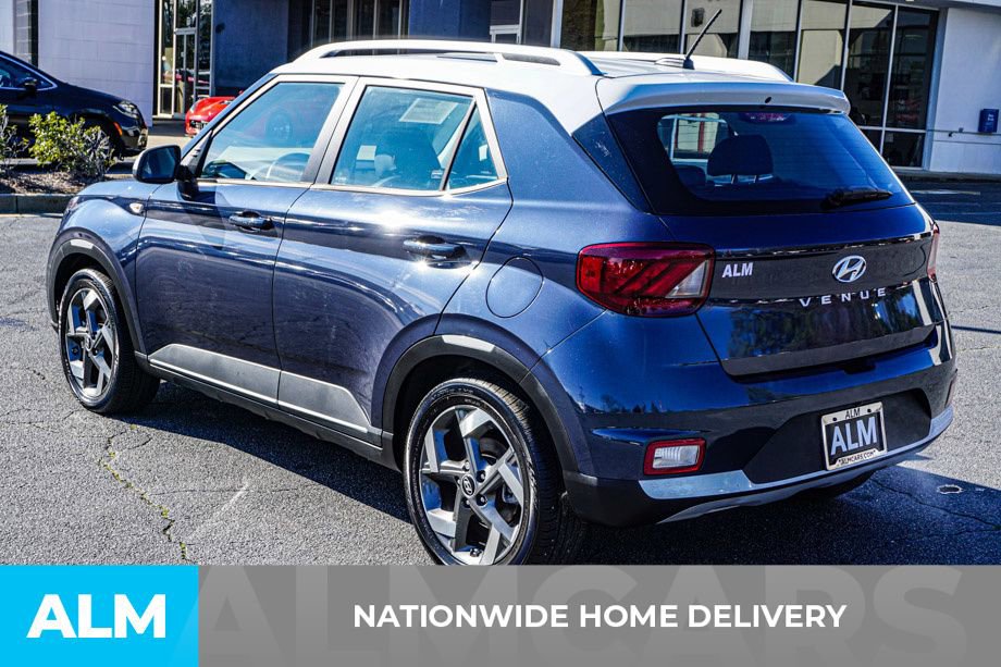 Used 2024 Hyundai Venue Limited image 5