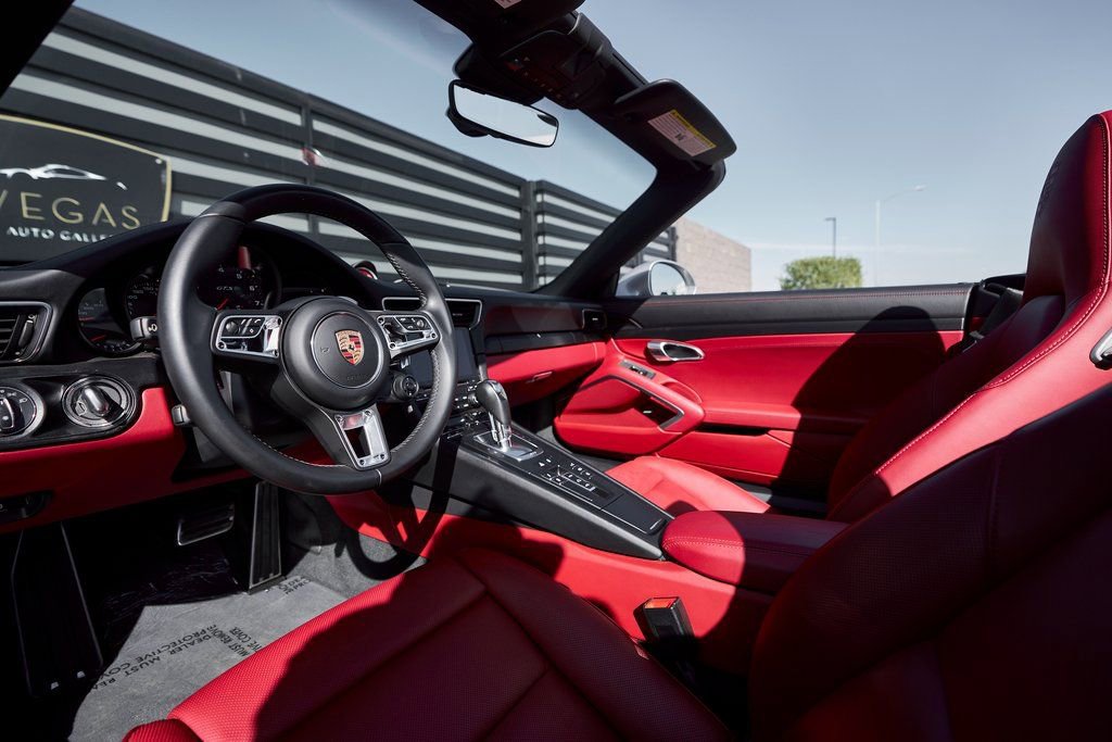 Used 2019 Porsche 911 Carrera GTS image 2