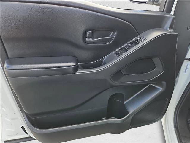Used 2025 Nissan Frontier S image 10