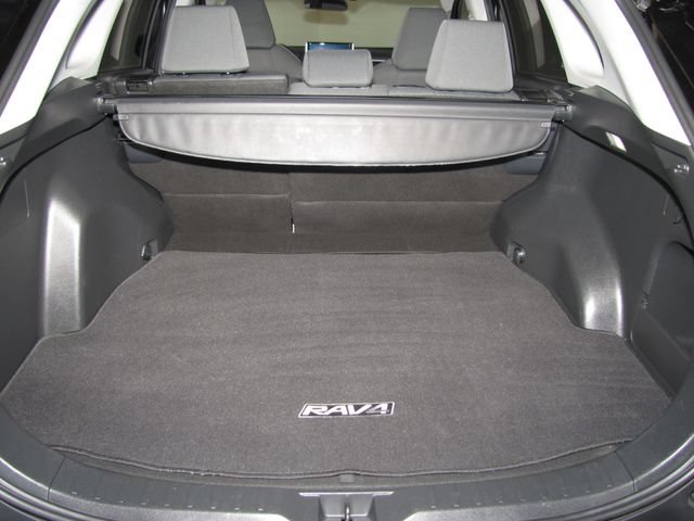 Used 2025 Toyota RAV4 XLE w/ Weather Package AWD/4WD image 17