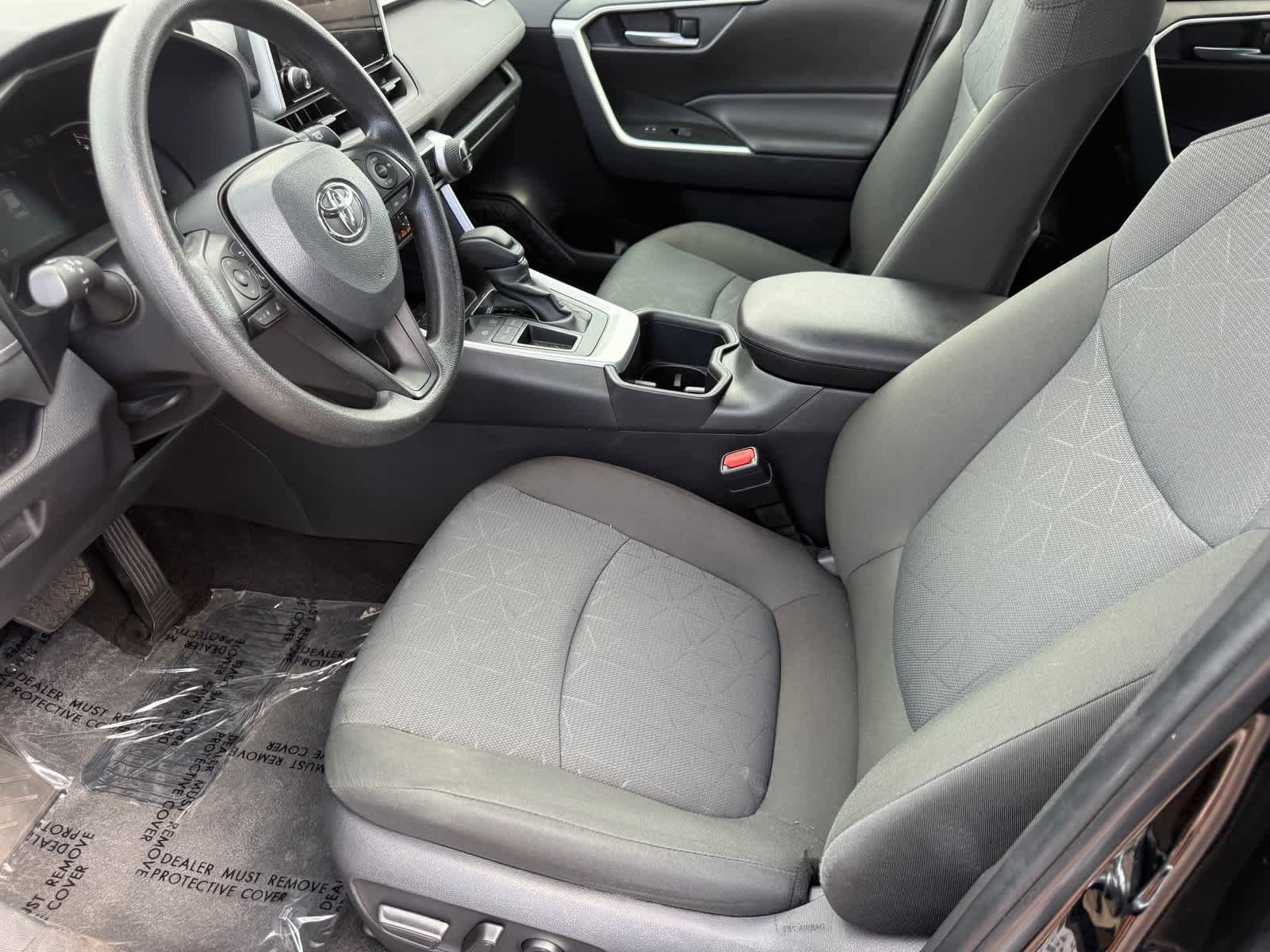 Used 2025 Toyota RAV4 XLE FWD image 14