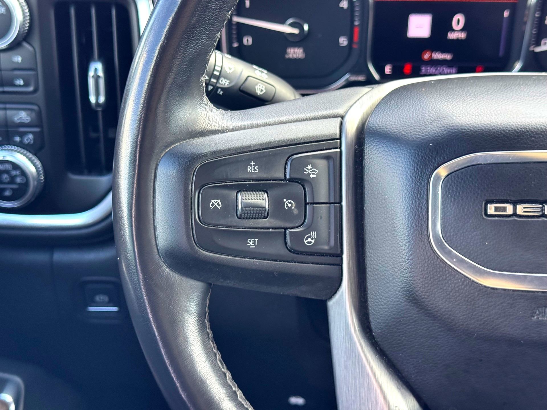 Used 2022 GMC Sierra 3500 Denali image 26