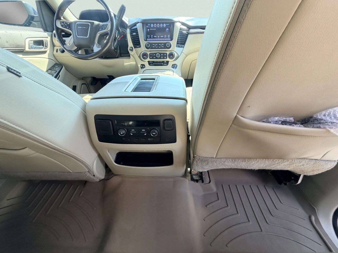 Used 2019 GMC Yukon XL Denali w/ Denali Ultimate Package AWD/4WD image 28