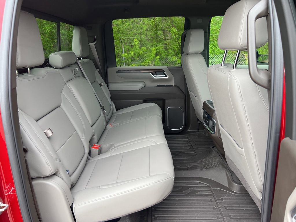 Used 2025 GMC Sierra 3500 SLT w/ SLT Convenience Package AWD/4WD image 43