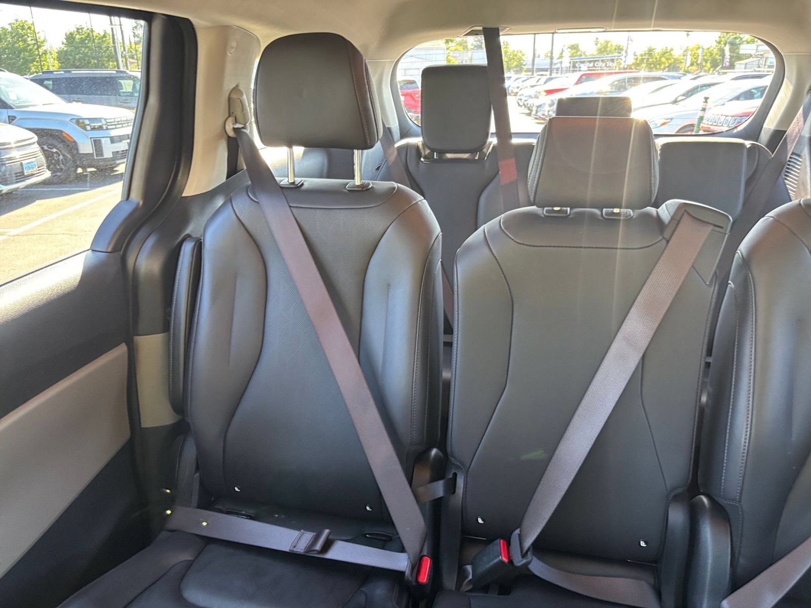 Used 2026 Kia Carnival FWD image 41