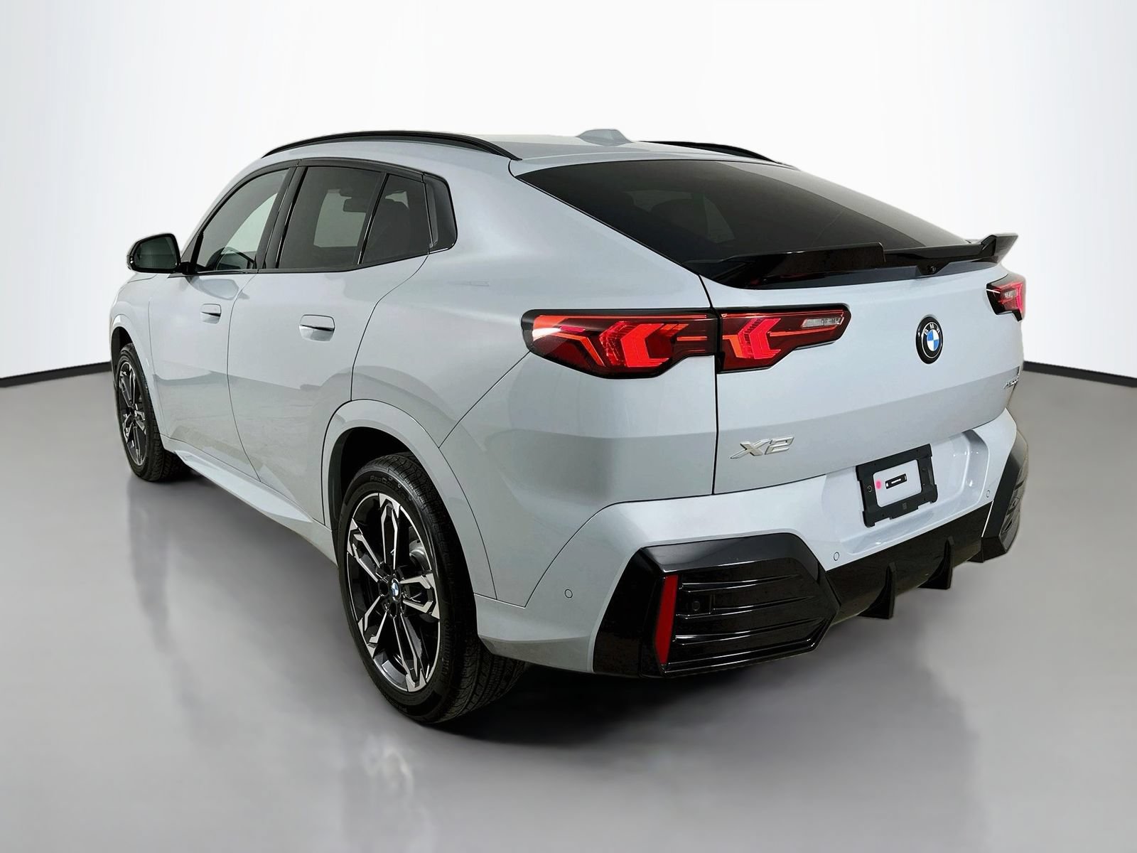 New 2026 BMW X2 xDrive28i w/ Technology Package AWD/4WD image 7