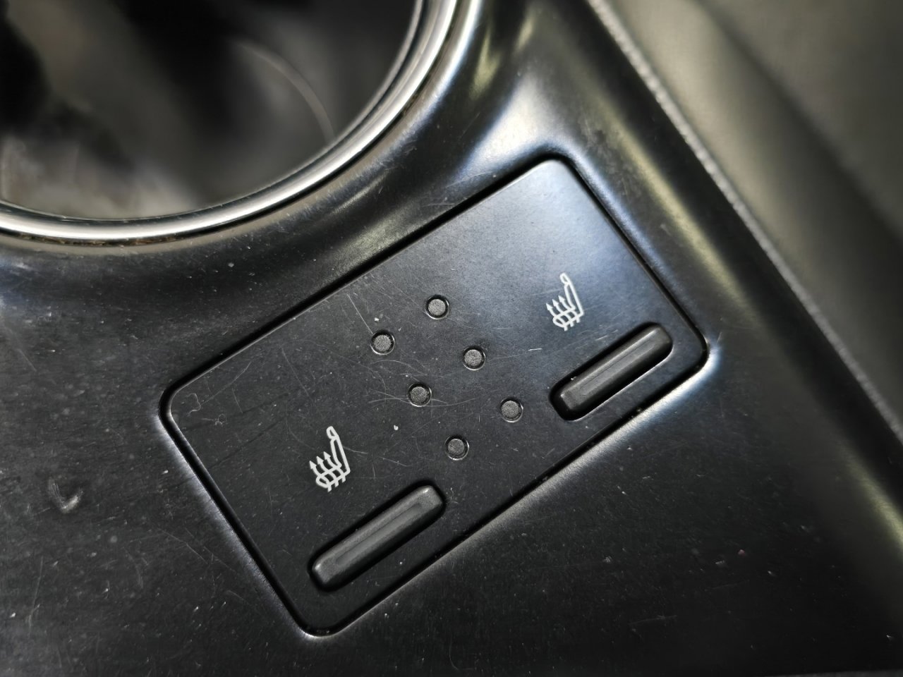 Used 2018 Toyota Camry XLE image 7