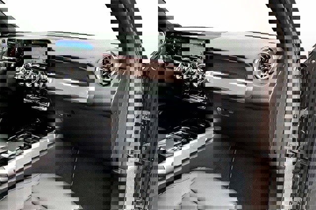 Certified 2022 Mercedes-Benz GLB 250 4MATIC image 30