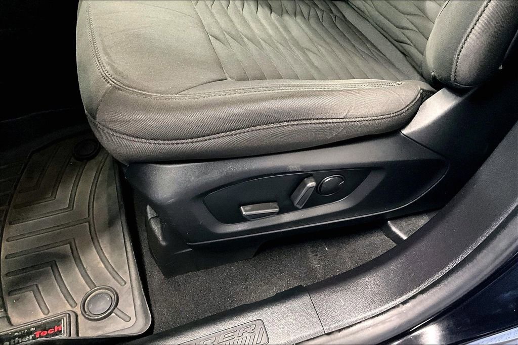 Used 2020 Ford Explorer XLT w/ Comfort Package AWD/4WD image 39