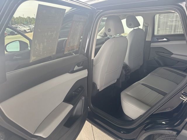 Used 2024 Volkswagen Taos SE AWD/4WD image 22