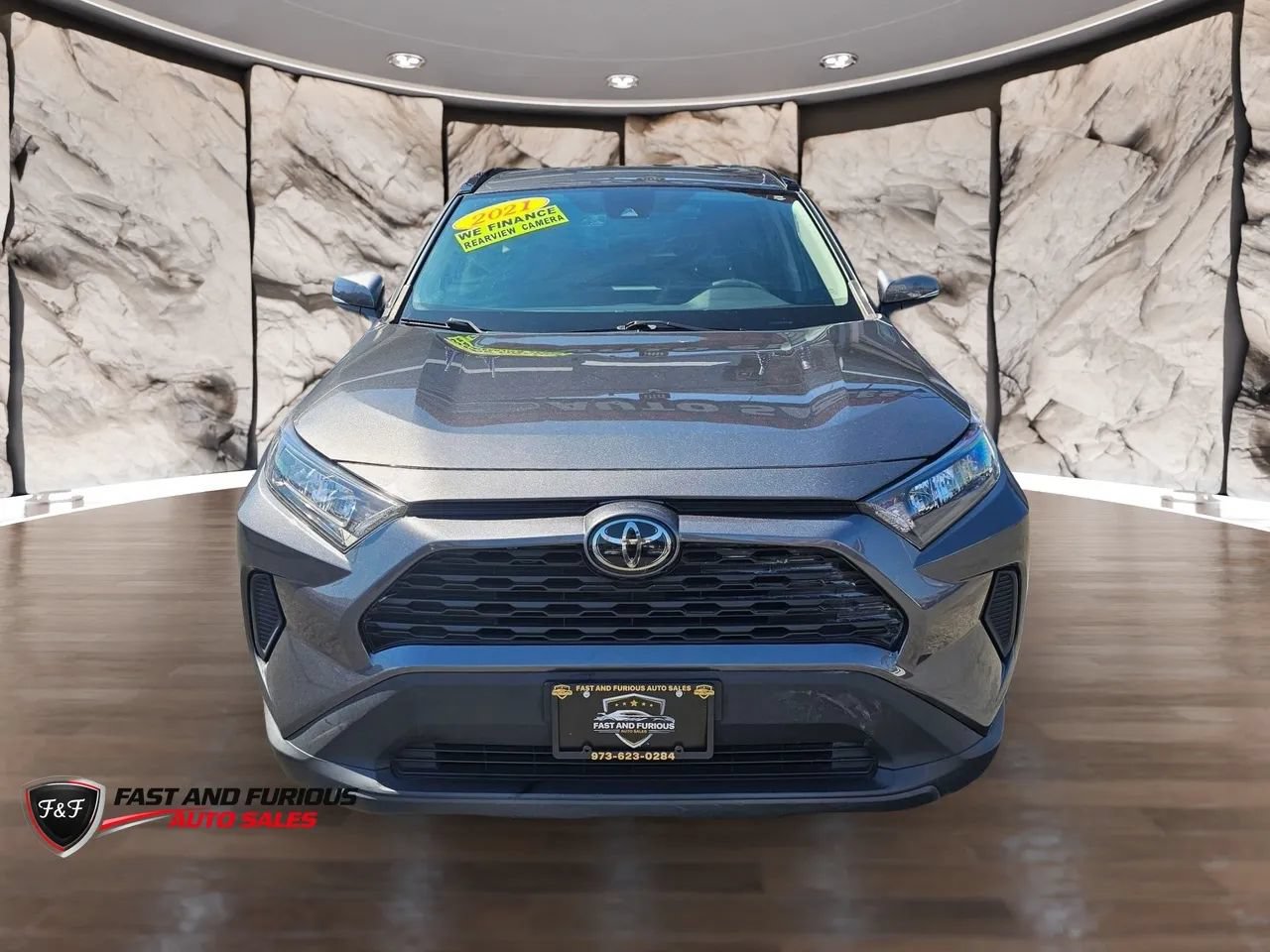 Used 2021 Toyota RAV4 LE AWD/4WD image 3