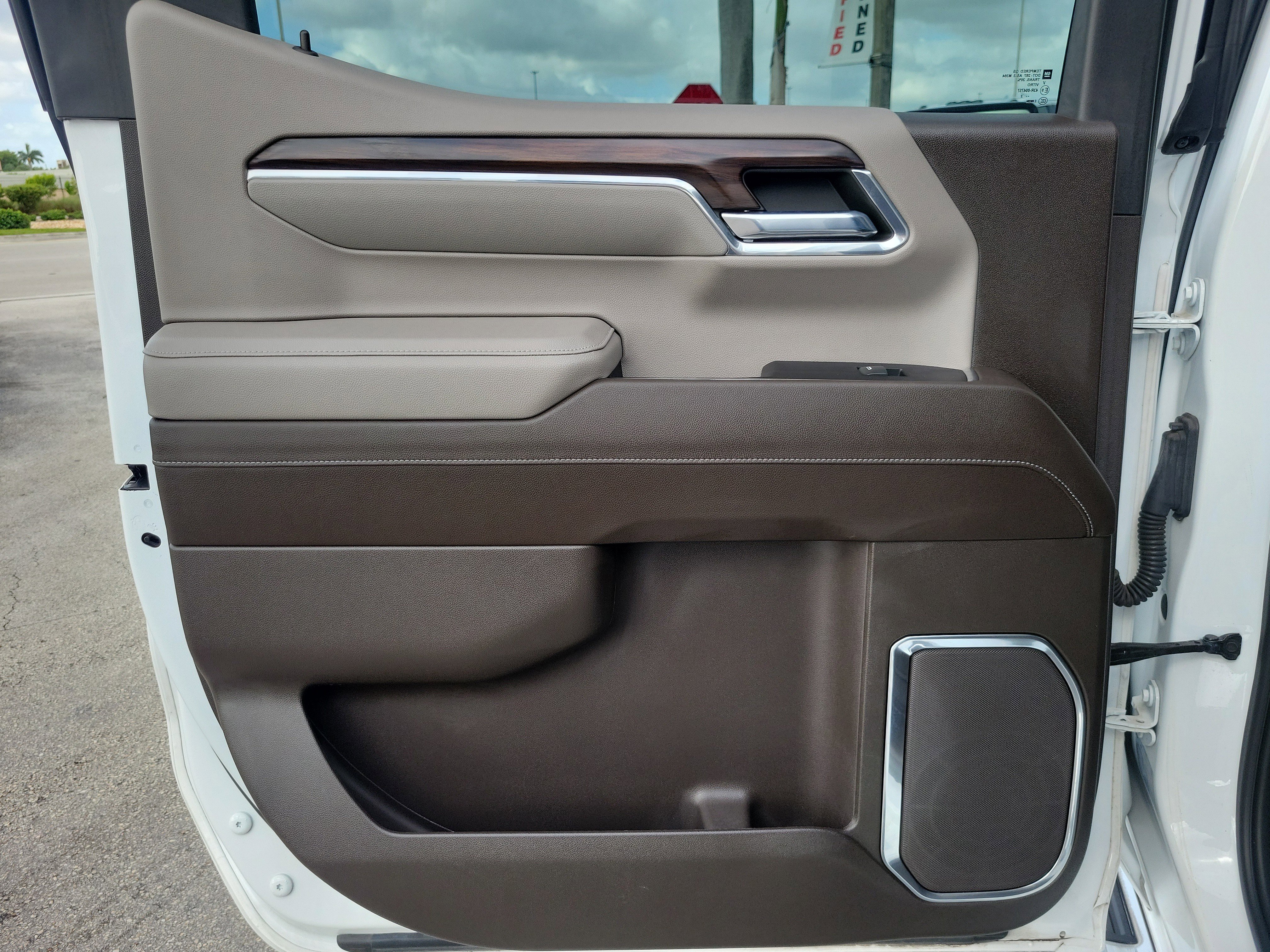 Used 2022 GMC Sierra 1500 SLT w/ SLT Premium Package image 24