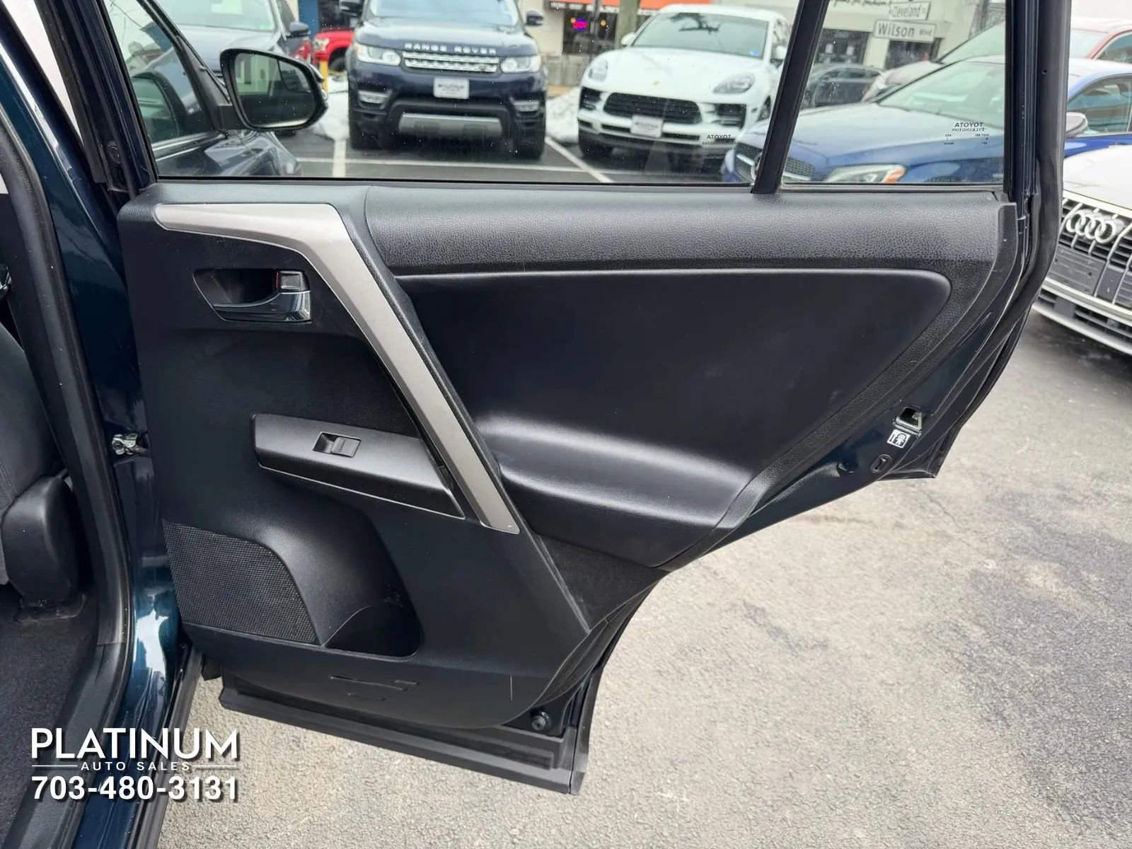 Used 2018 Toyota RAV4 XLE image 18