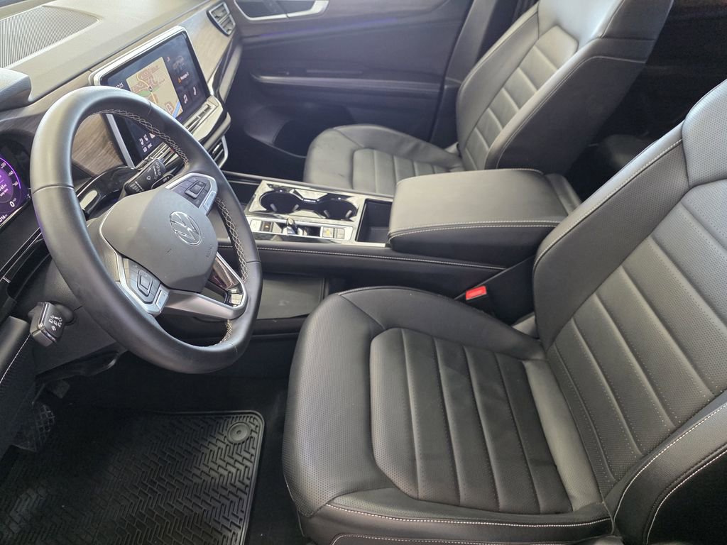 Used 2025 Volkswagen Atlas SEL image 9