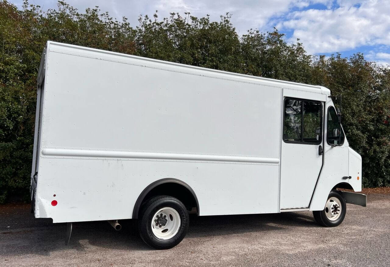 Used 2014 Ford E-350 and Econoline 350 Super Duty w/ A/C Prep Package image 8