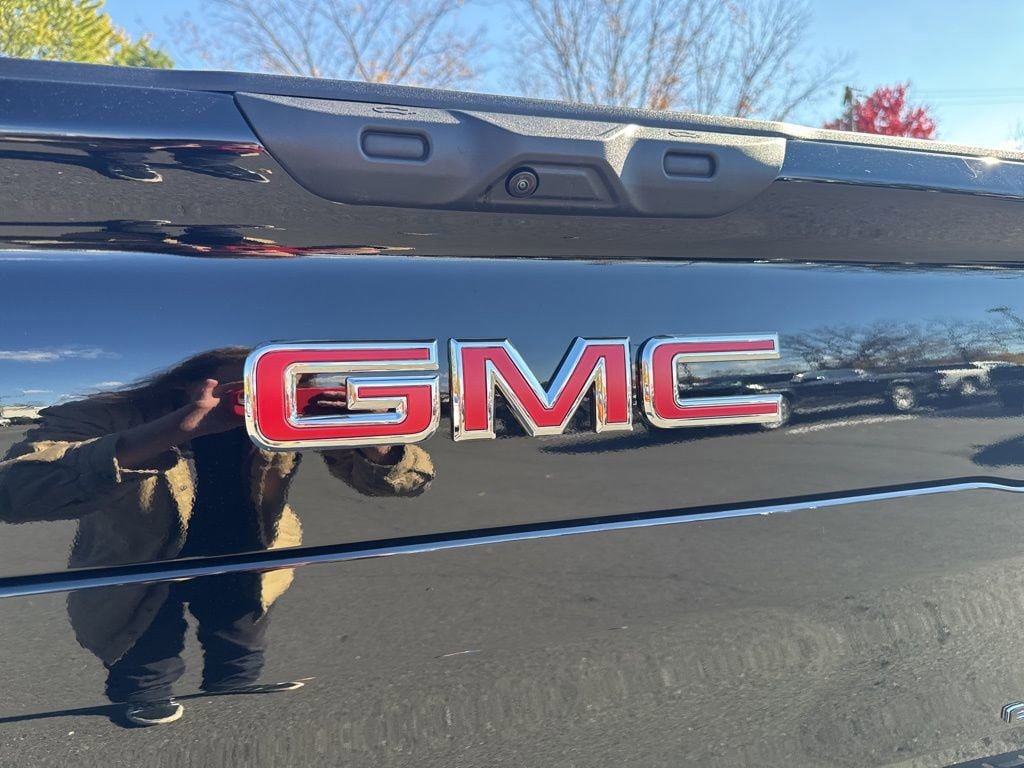 New 2026 GMC Sierra EV Elevation w/ LPO, Elevation Dark Package AWD/4WD image 59