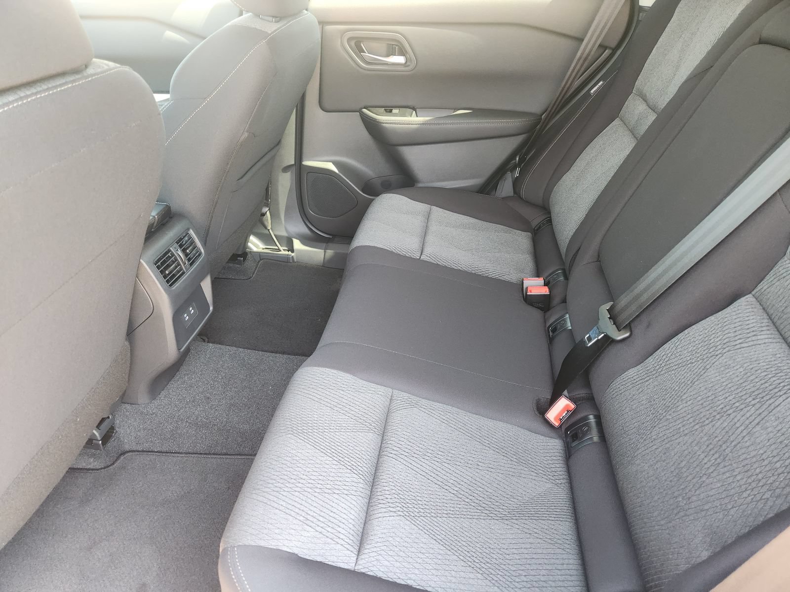 New 2026 Nissan Rogue SV FWD image 24