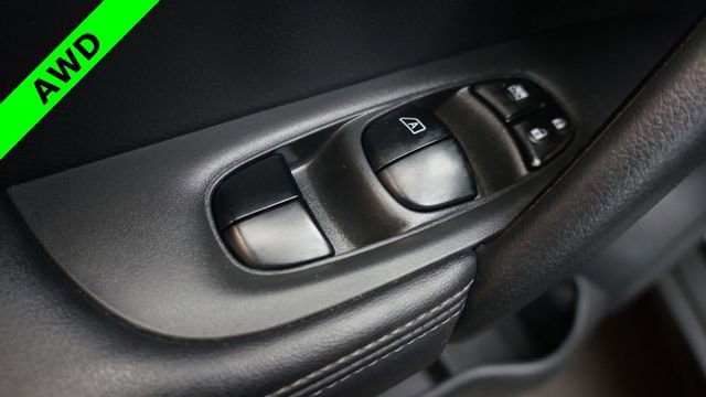 Used 2018 Nissan Rogue SV w/ Premium Package AWD/4WD image 29