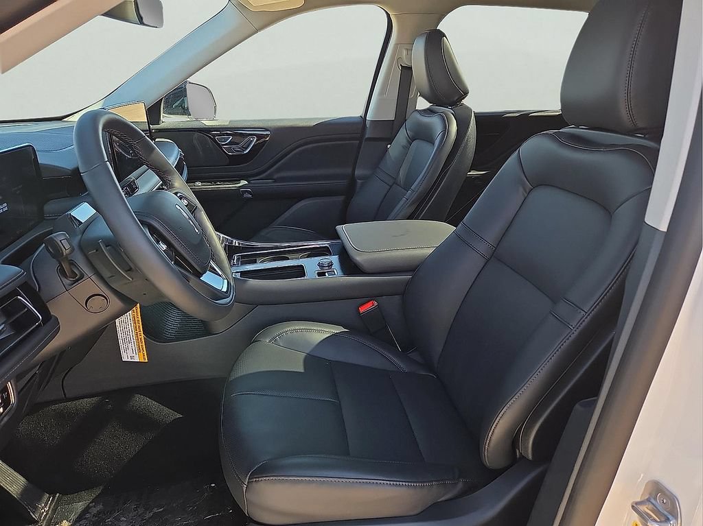 New 2026 Lincoln Aviator 2WD image 12