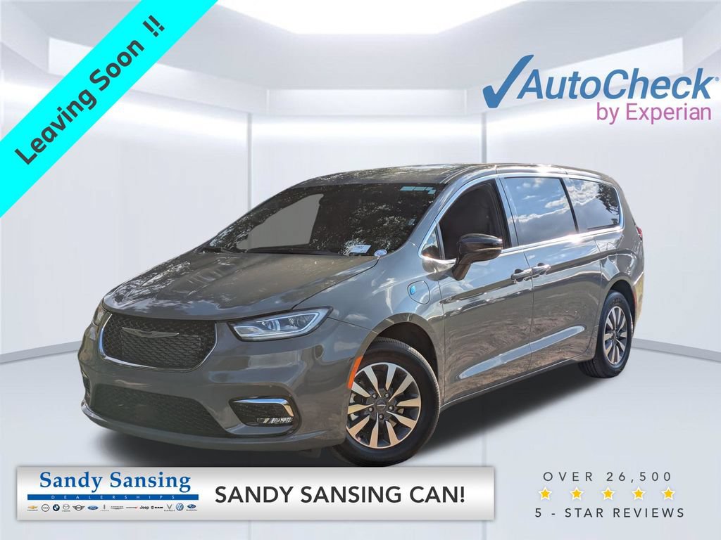Used 2025 Chrysler Pacifica Select FWD image 1