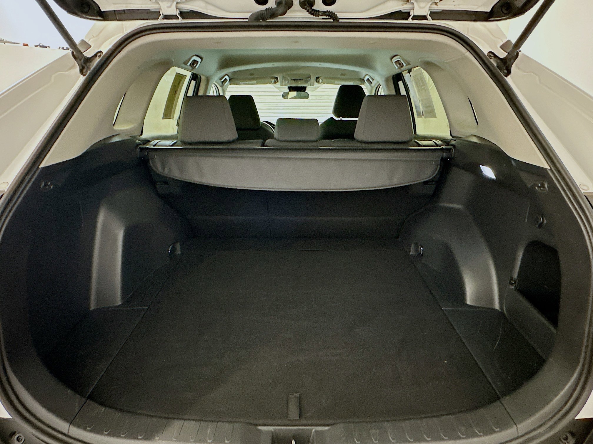 Used 2024 Toyota RAV4 XLE image 30