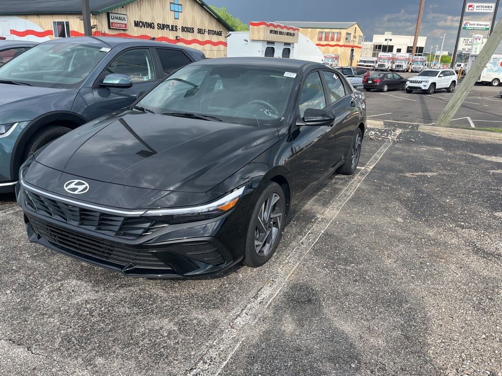 Used 2025 Hyundai Elantra Sport FWD image 1