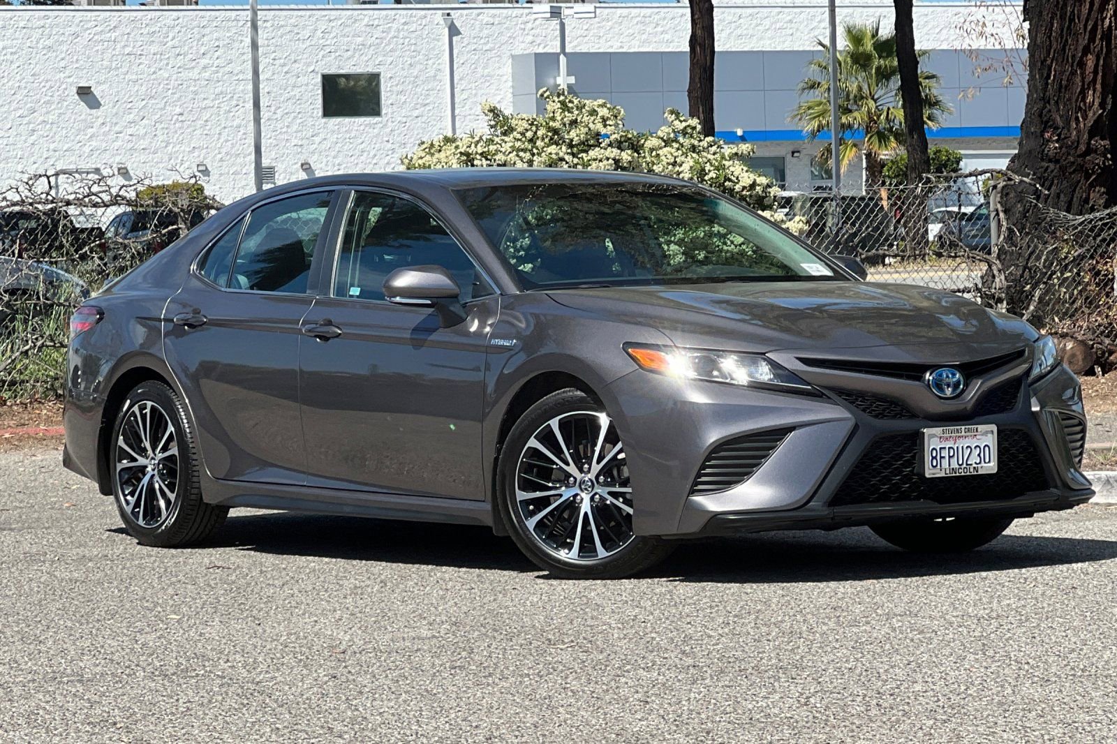 Used 2018 Toyota Camry SE w/ Audio Package image 2