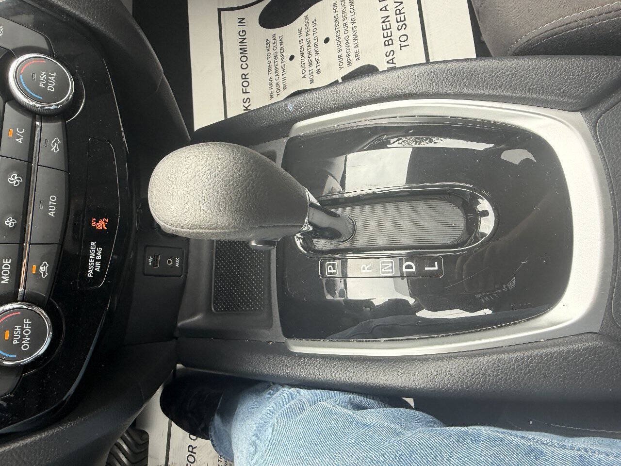 Used 2015 Nissan Rogue SV w/ SV Premium Package FWD image 14