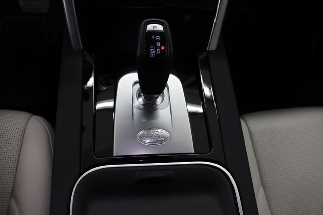 Used 2023 Land Rover Discovery Sport SE image 24
