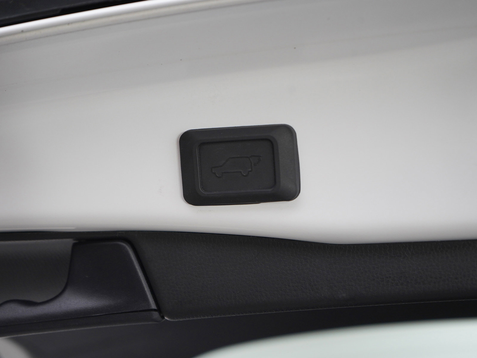 Used 2024 Toyota RAV4 XLE w/ Convenience Package AWD/4WD image 13