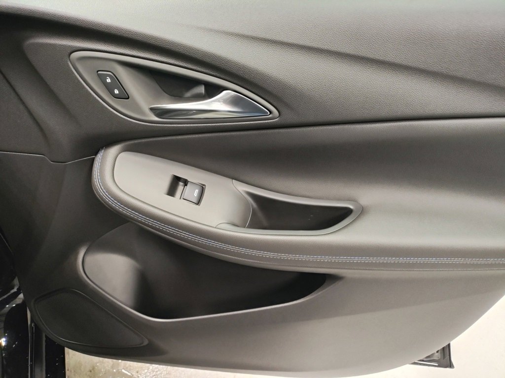 New 2026 Buick Encore GX Sport Touring image 9