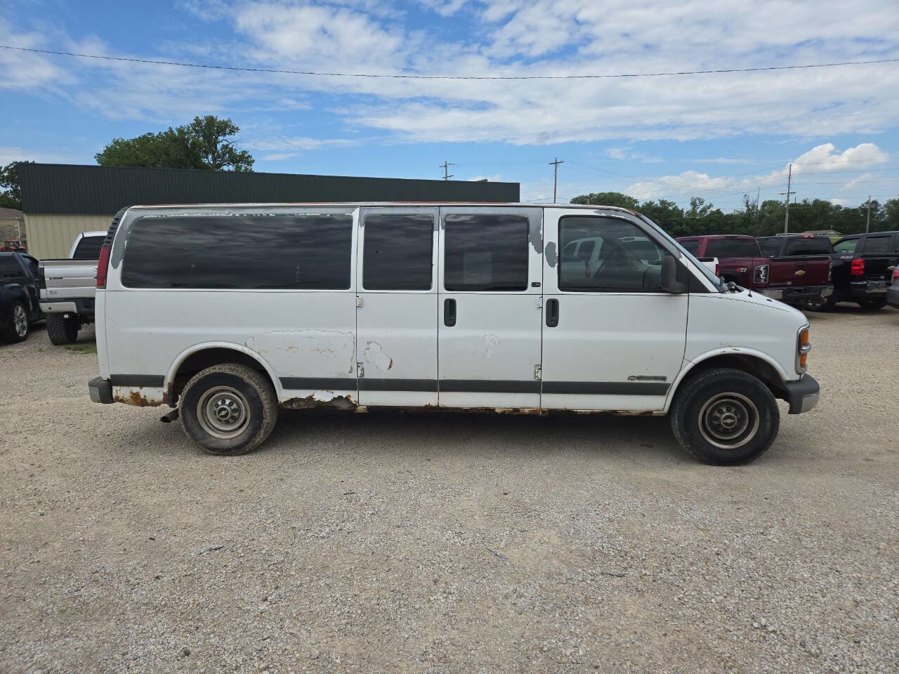 Used 2001 Chevrolet Express 3500 Extended Passenger w/ LS Preferred Equipment Group image 2
