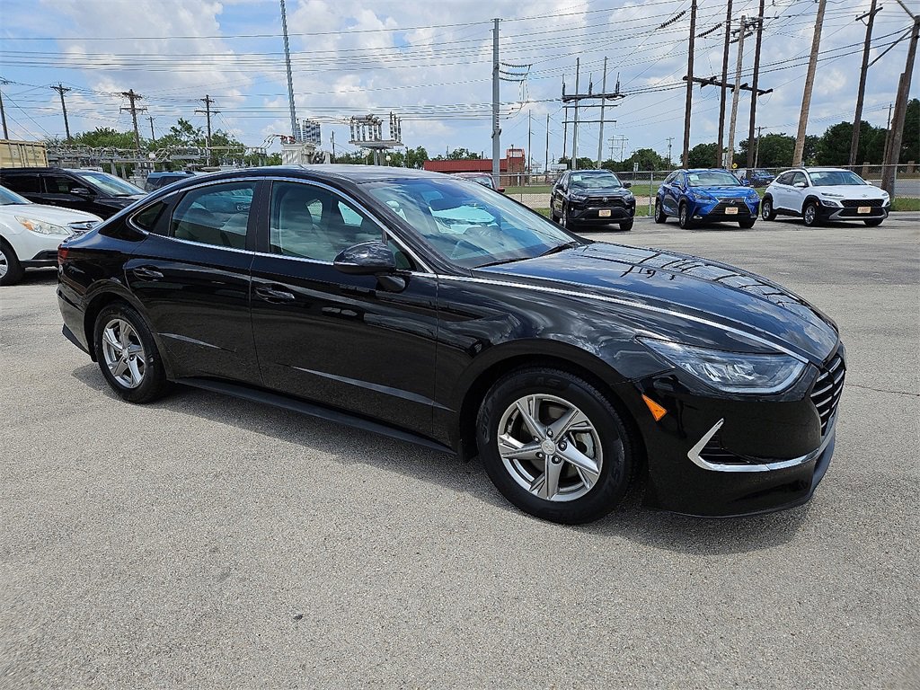 Used 2022 Hyundai Sonata SE w/ Winter Weather Package image 10