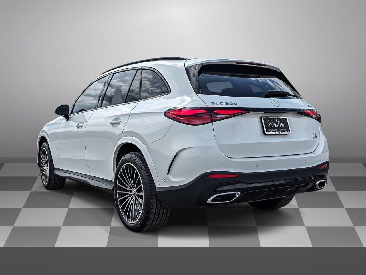 Used 2026 Mercedes-Benz GLC 300 4MATIC image 4