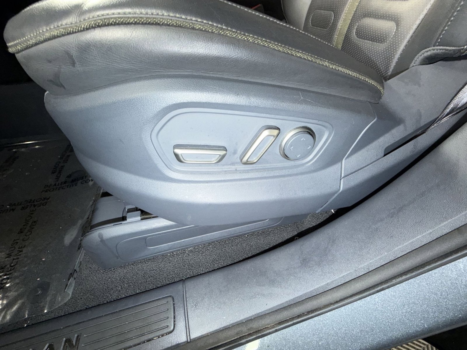 Used 2022 Rivian R1T Adventure image 11