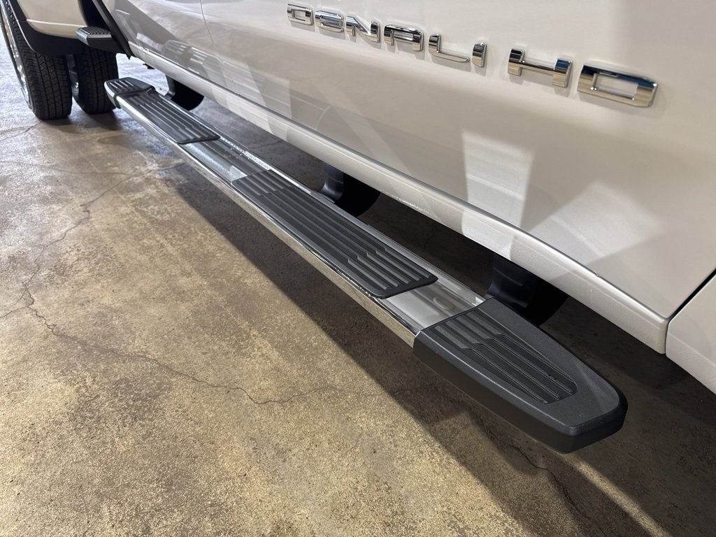 New 2025 GMC Sierra 3500 Denali w/ Denali Reserve Package image 12