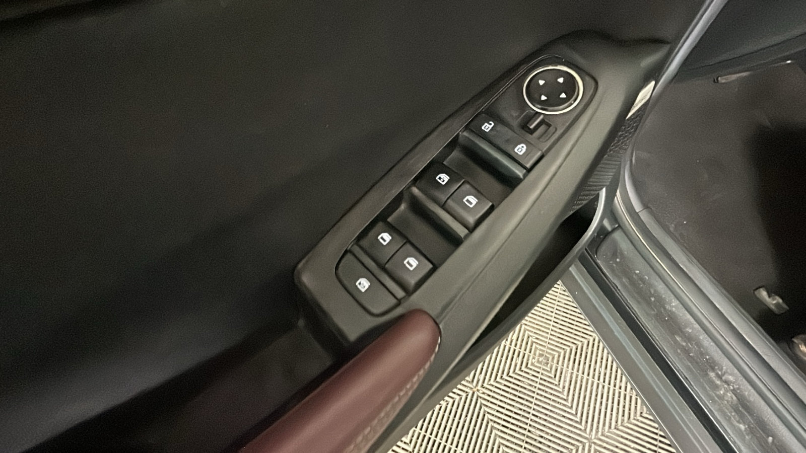 Used 2022 Kia Seltos SX w/ Sunroof Package AWD/4WD image 13