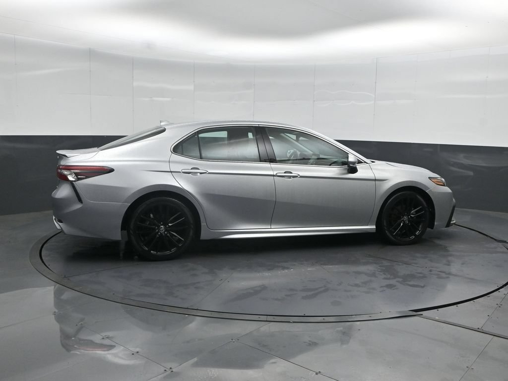 Used 2024 Toyota Camry XSE FWD image 3
