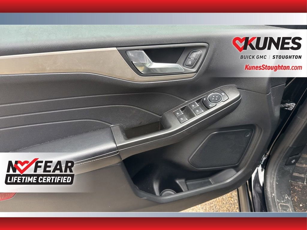 Used 2021 Ford Escape SE w/ SE Sport Appearance Package image 20