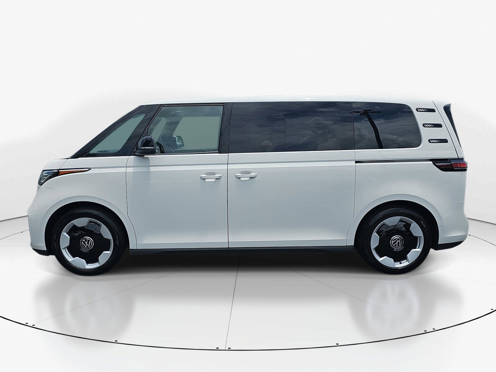 Used 2025 Volkswagen ID. Buzz Pro S RWD image 6