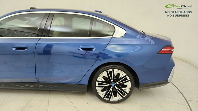 Used 2025 BMW i5 xDrive40 w/ Premium Package image 10