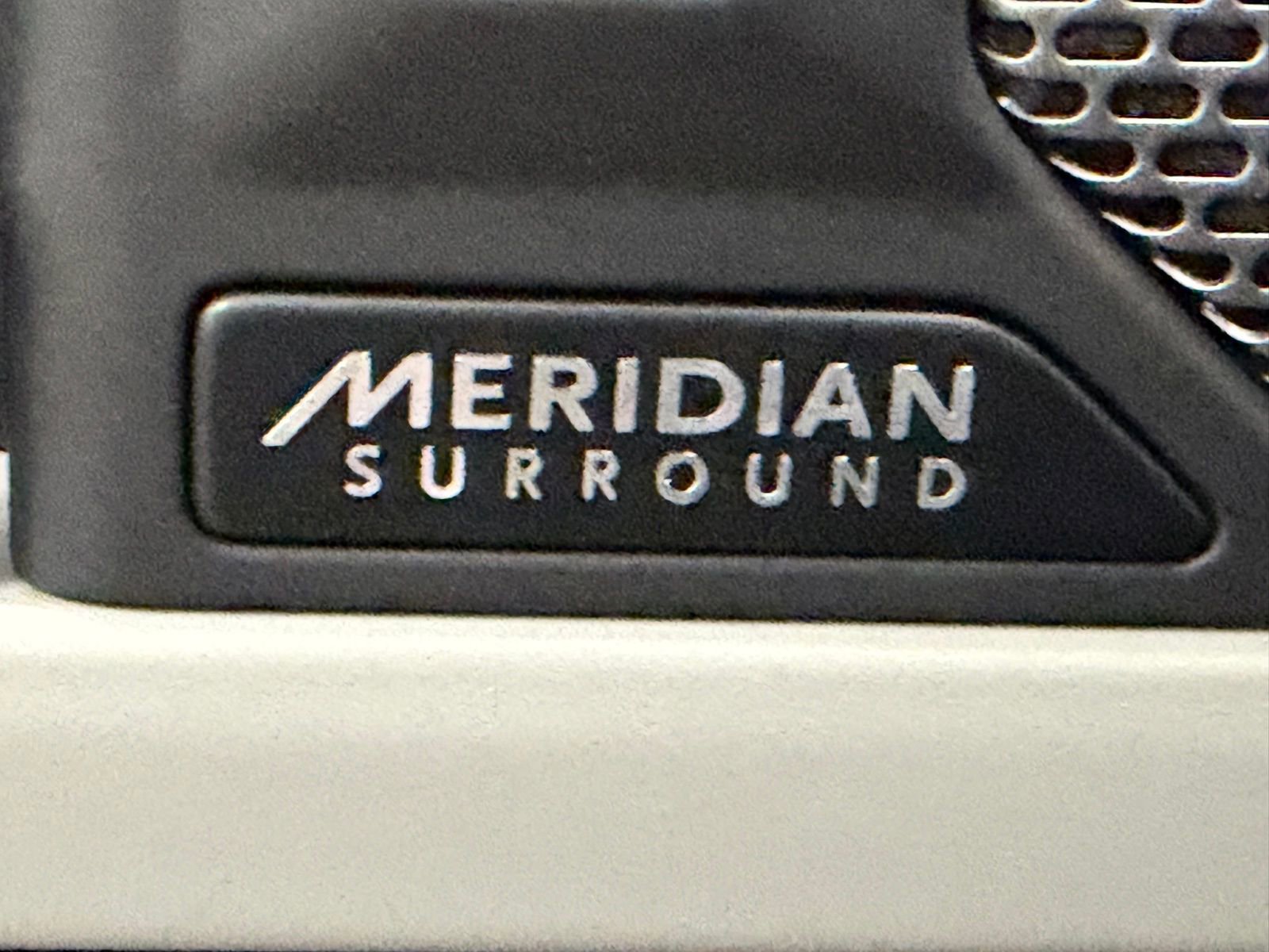 Used 2023 Land Rover Defender 110 SE image 38