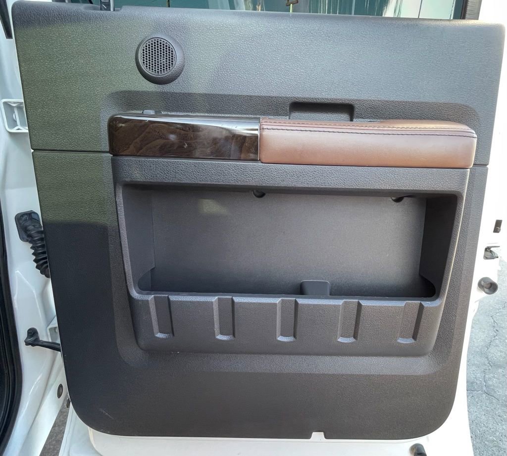 Used 2015 Ford F250 Platinum w/ FX4 Off-Road Package AWD/4WD image 36