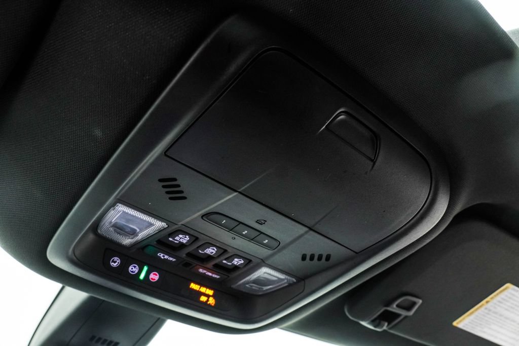 Used 2023 Buick Enclave Avenir w/ Avenir Technology Package AWD/4WD image 43