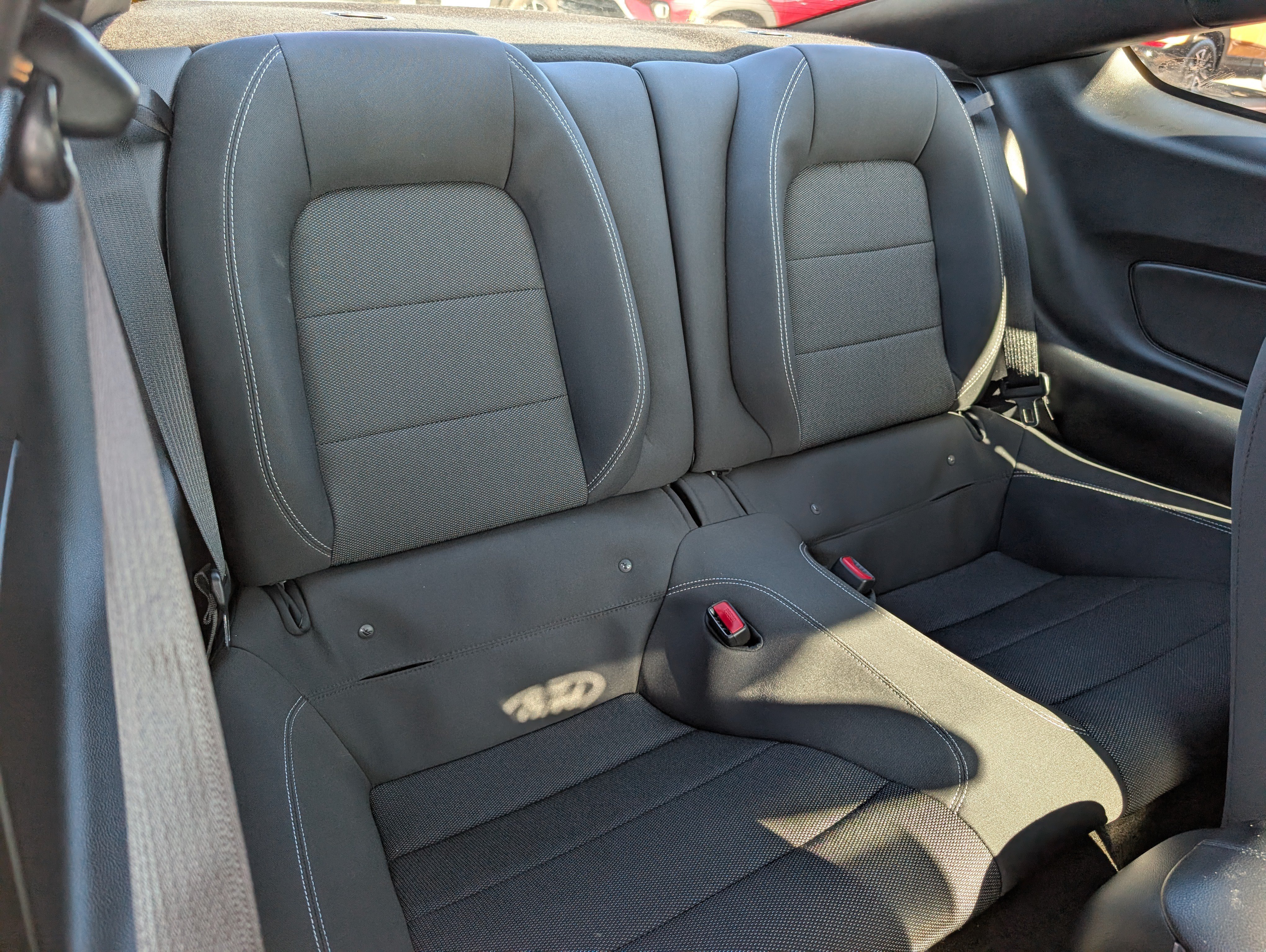 Used 2016 Ford Mustang Coupe RWD image 11