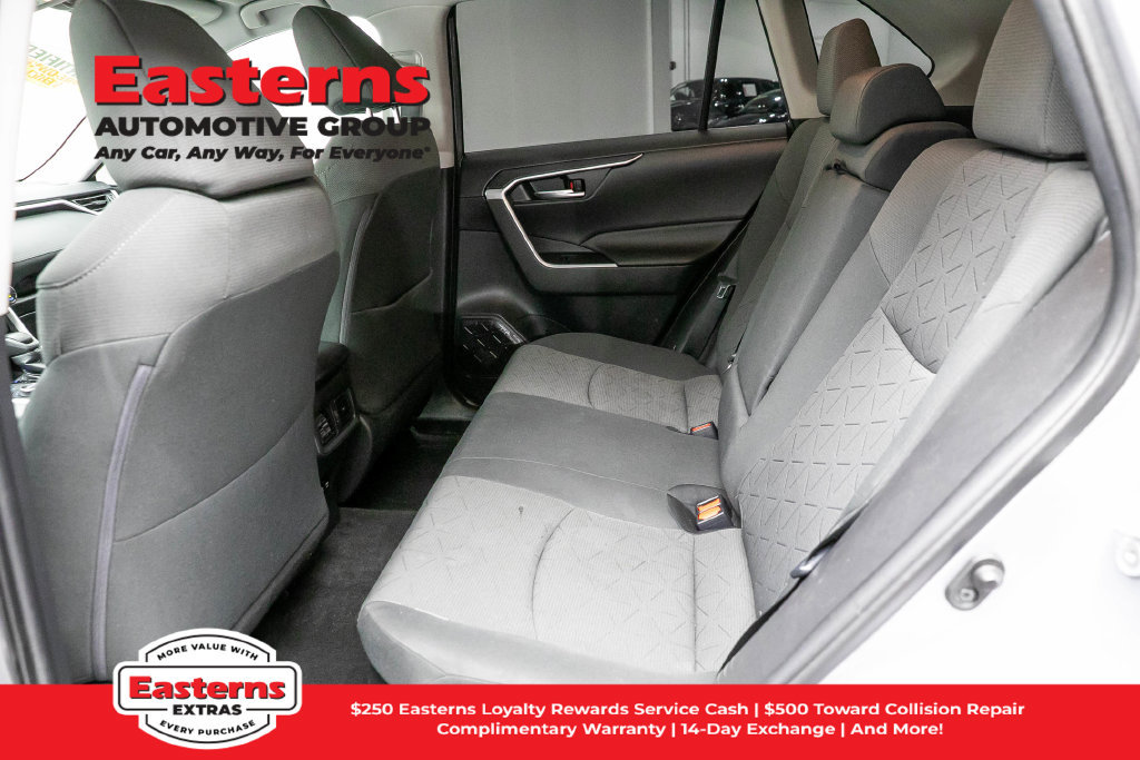 Used 2021 Toyota RAV4 XLE w/ XLE Grade Weather Package AWD/4WD image 23