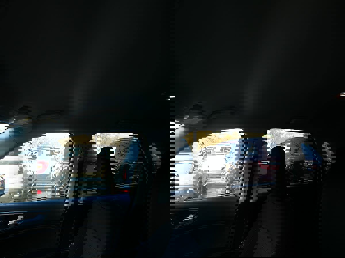 Used 2021 Ford Edge SE image 11