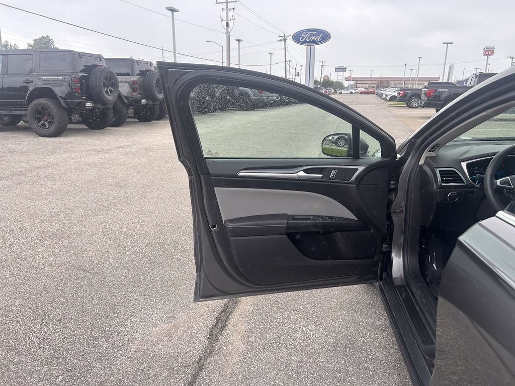 Used 2014 Ford Fusion S FWD image 12